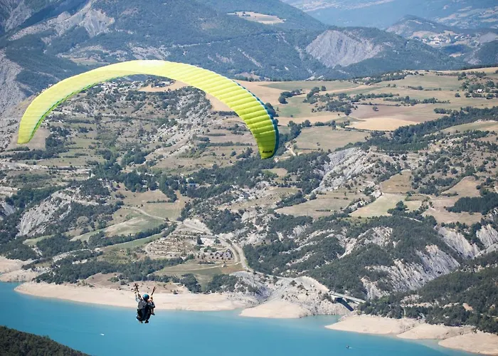 Huttopia De Serre-poncon Campeggio *