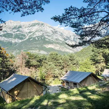 Huttopia De Serre-poncon 캠프장 *