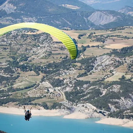 Huttopia De Serre-poncon 캠프장 *