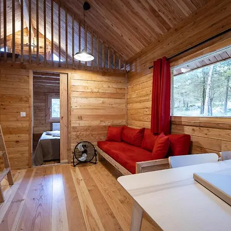 Huttopia De Serre-poncon Campsite