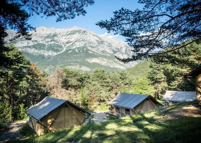 Huttopia De Serre-poncon Campsite *