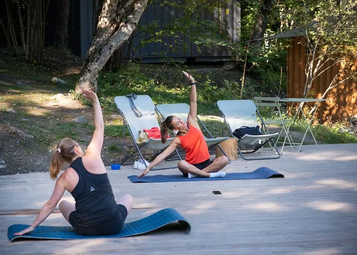 Huttopia De Serre-poncon Campsite *