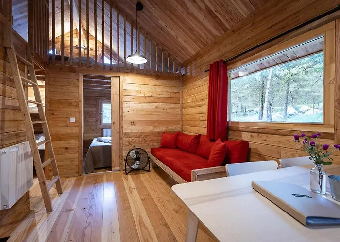 Huttopia De Serre-poncon Campsite