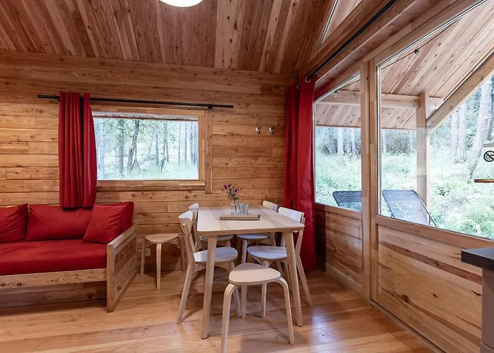 Huttopia De Serre-poncon Campsite